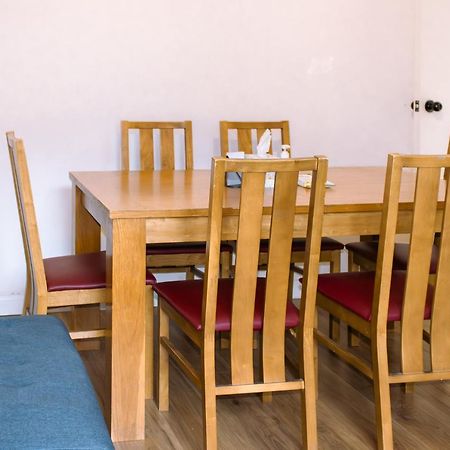 Nice 4 Bedroom Apartment Near City Centre 2-Min Walk To Metro !! Business & Family Friendly!! Londra Exterior foto
