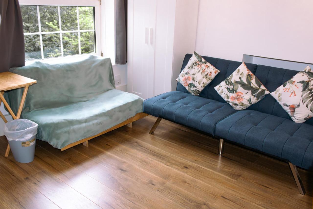 Nice 4 Bedroom Apartment Near City Centre 2-Min Walk To Metro !! Business & Family Friendly!! Londra Exterior foto