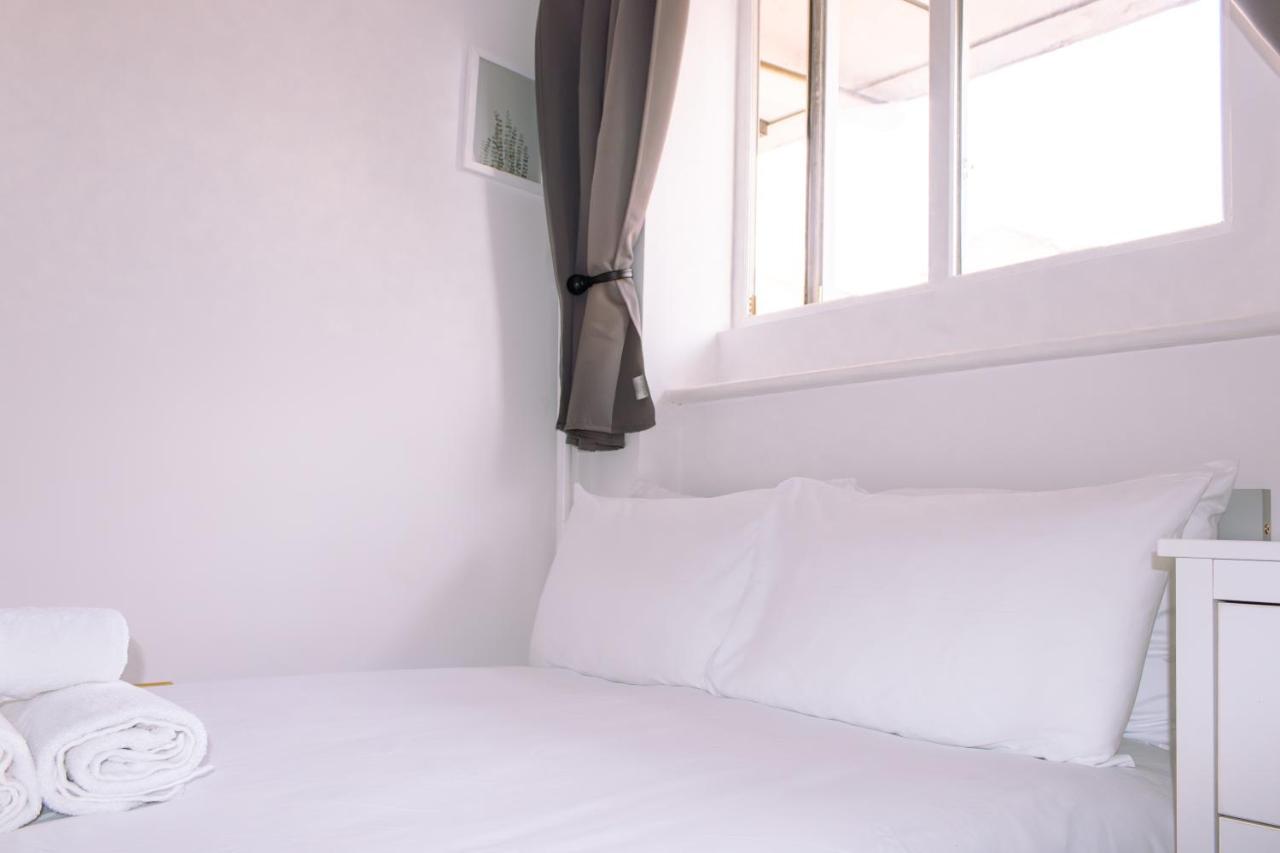 Nice 4 Bedroom Apartment Near City Centre 2-Min Walk To Metro !! Business & Family Friendly!! Londra Exterior foto